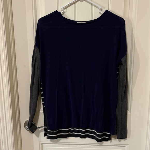 Old Navy Sweaters - Old Navy Navy and Gray Long Sleeve Top